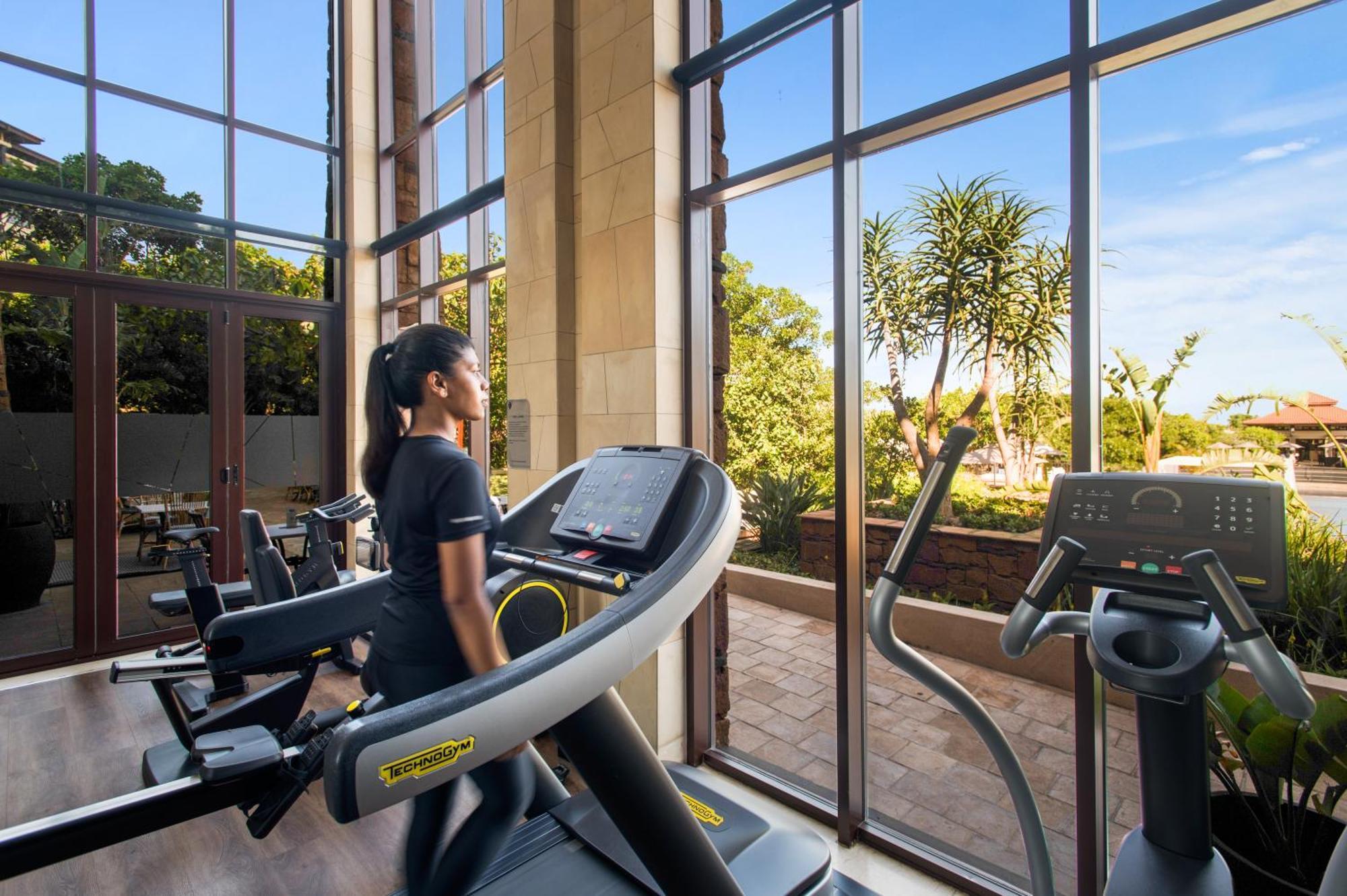 Hotel The Capital Zimbali Ballito Exterior foto The gym at The Park, Hyderabad